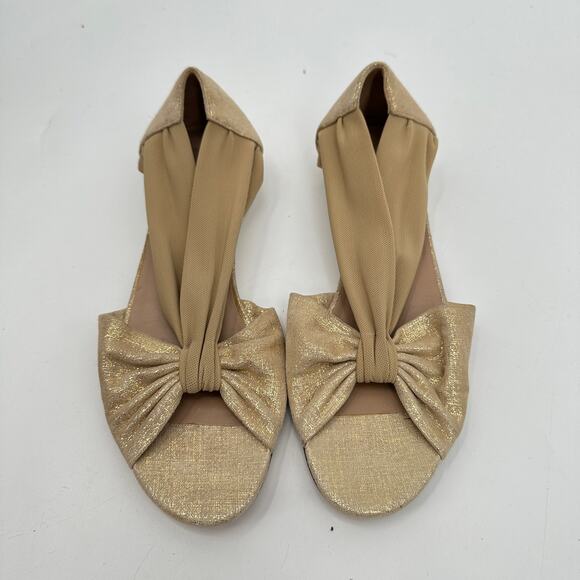 Donald J. Pliner Shoes - DONALD PLINER Gold Flat Sandals // 6